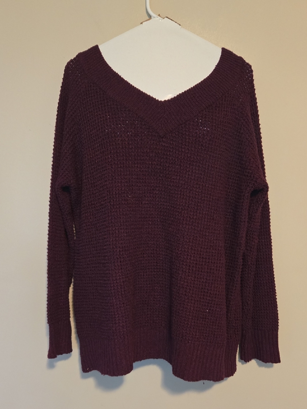 Pink Clover Women's V-Neck Chunky Knit Sweater - Wine